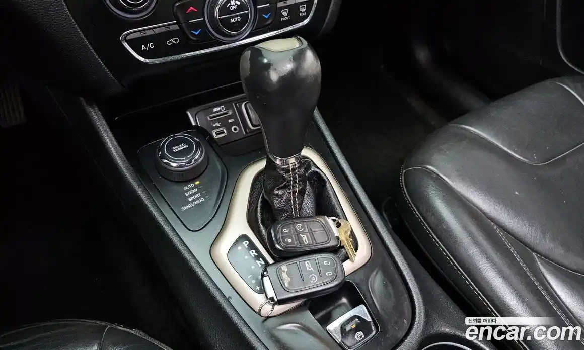 Jeep Cherokee 2015 2.4 гидро в Москве, фото 9
