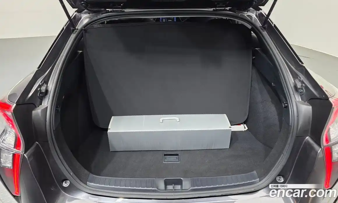 Toyota Prius 2016 1.8 гидро в Москве № 2132948, фото 20