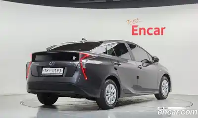 Toyota Prius 2016 1.8 гидро в Москве № 2132948, миниатюра 2