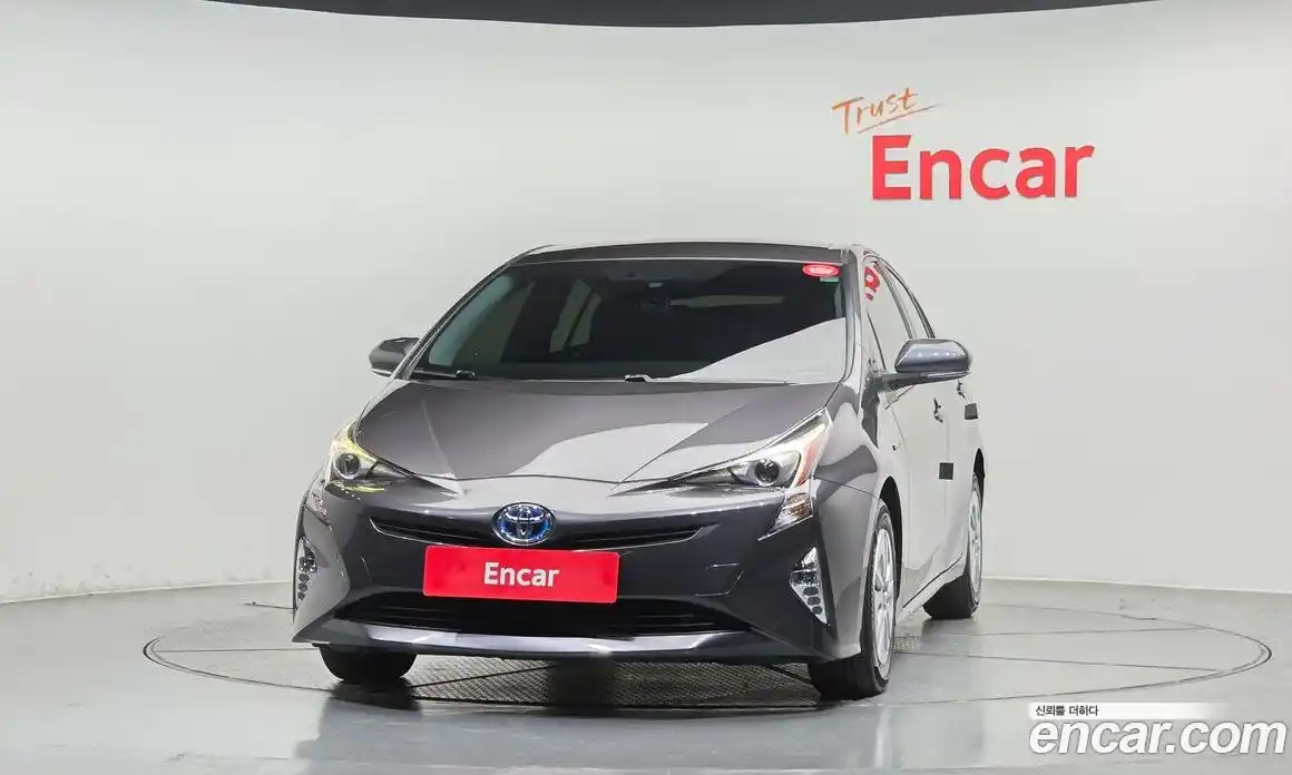 Toyota Prius 2016 1.8 гидро в Москве № 2132948, фото 3