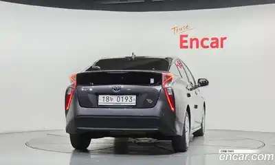 Toyota Prius 2016 1.8 гидро в Москве № 2132948, миниатюра 4