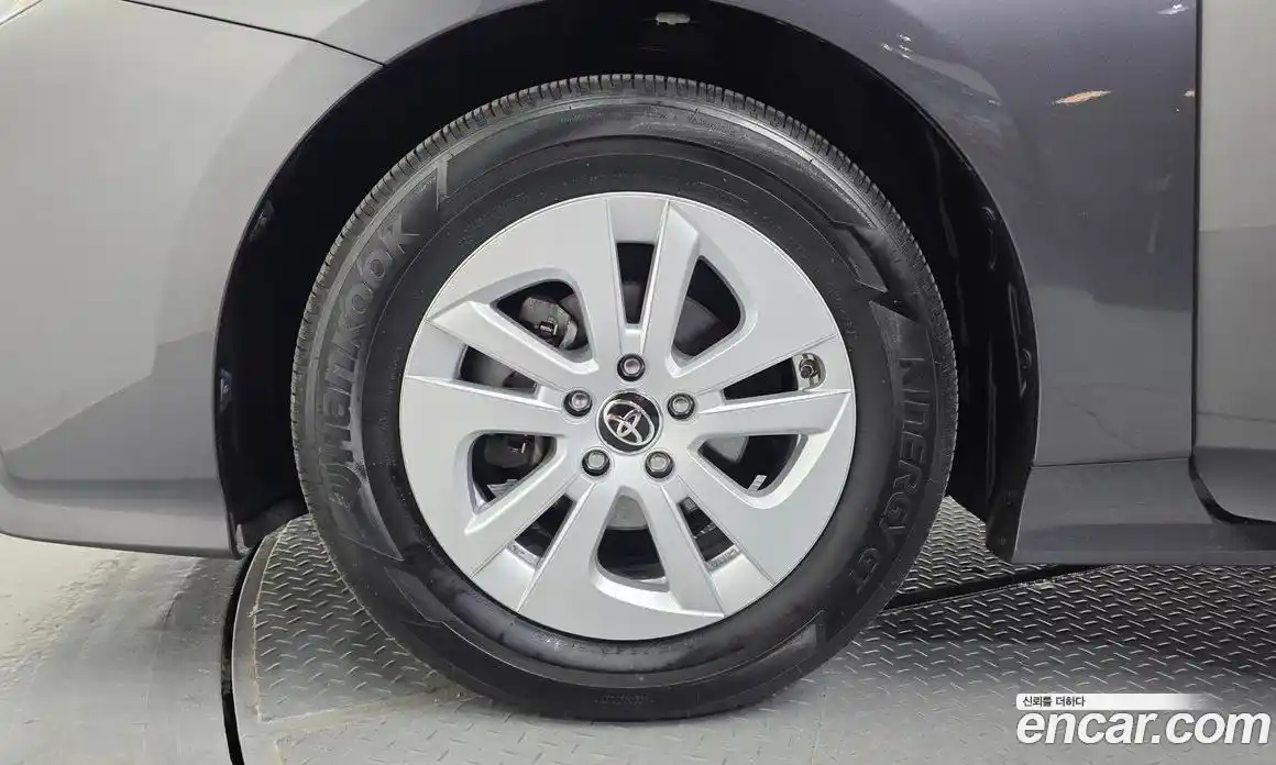 Toyota Prius 2016 1.8 гидро в Москве № 2132948, фото 5
