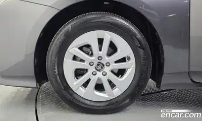 Toyota Prius 2016 1.8 гидро в Москве № 2132948, миниатюра 5