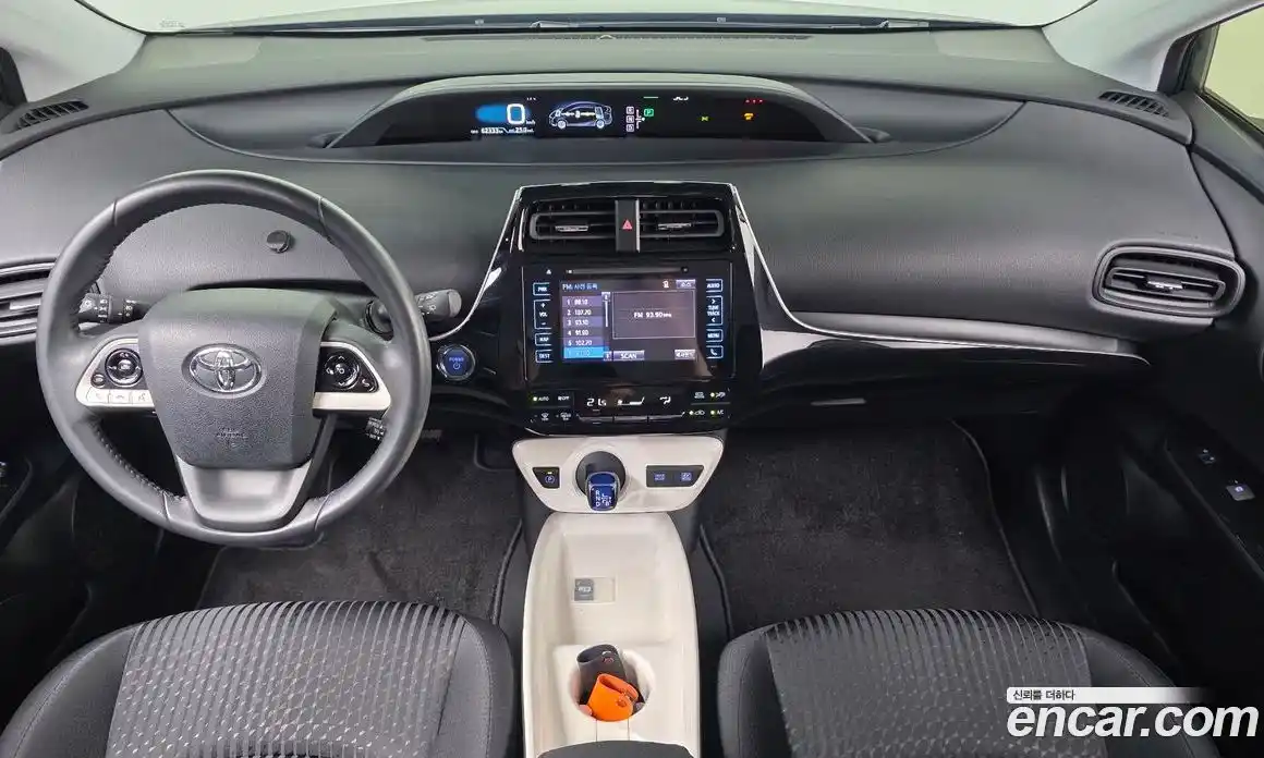 Toyota Prius 2016 1.8 гидро в Москве № 2132948, фото 7