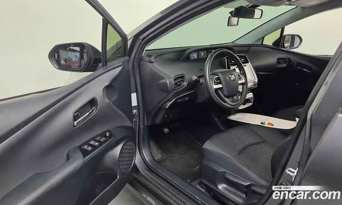 Toyota Prius 2016 1.8 гидро в Москве № 2132948, фото 10