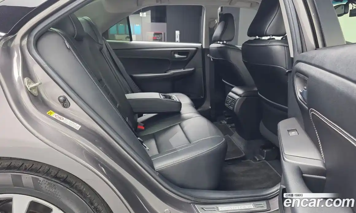 Toyota Camry 2016 2.5 гидро, фото 12
