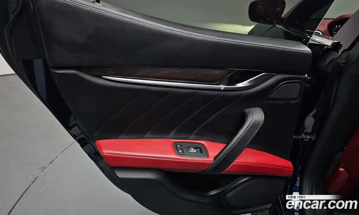 Maserati Ghibli 2020 3.0 гидро, фото 14