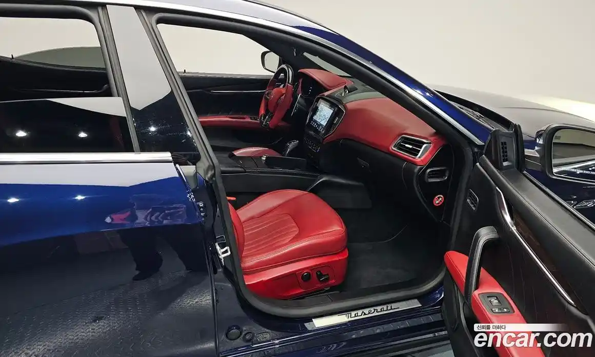 Maserati Ghibli 2020 3.0 гидро, фото 15