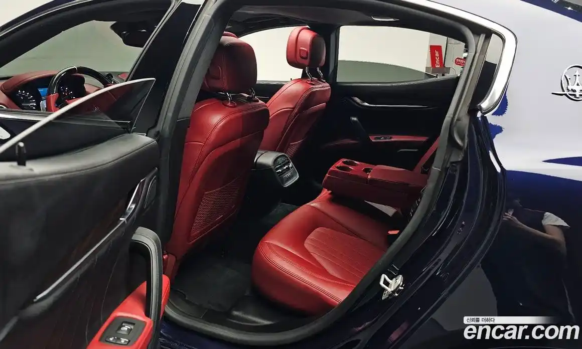 Maserati Ghibli 2020 3.0 гидро, фото 16