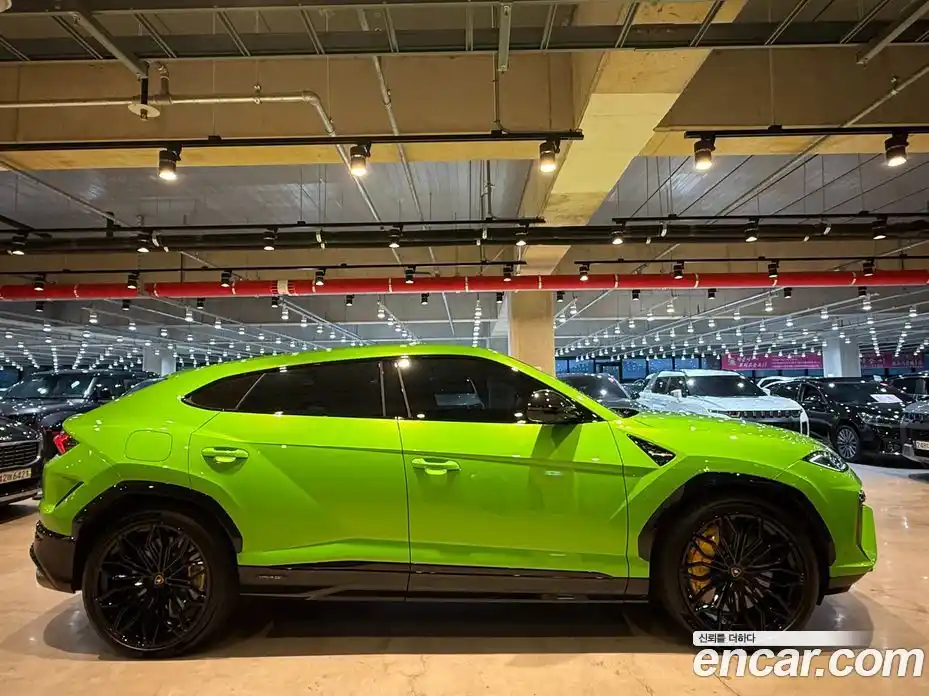 Lamborghini Urus 2026 4.0 гидро, фото 9