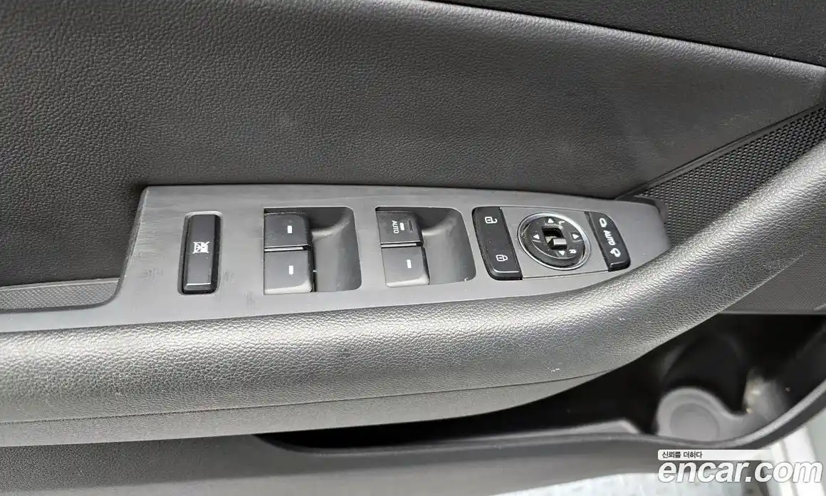 Hyundai Sonata 2014 2.0 гидро в Москве № 126385, фото 17