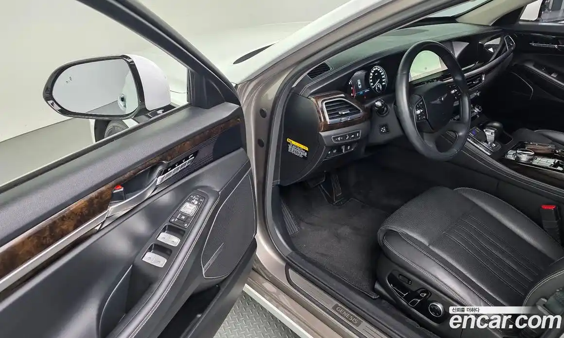 Genesis G90 2019 3.8 гидро в Москве № 14830, фото 11