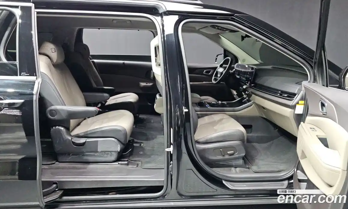 Kia Canival 2024 1.6 гидро в Москве, фото 17