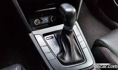 Hyundai Avante 2018 1.6 гидро в Москве № 1977230, миниатюра 9
