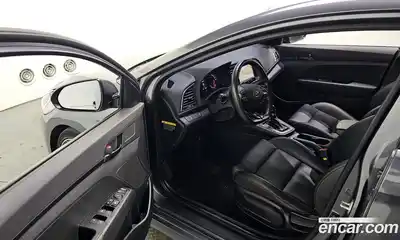 Hyundai Avante 2018 1.6 гидро в Москве № 1977230, миниатюра 10