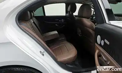 Mercedes-Benz E-Class 2020 2.0 гидро, миниатюра 12