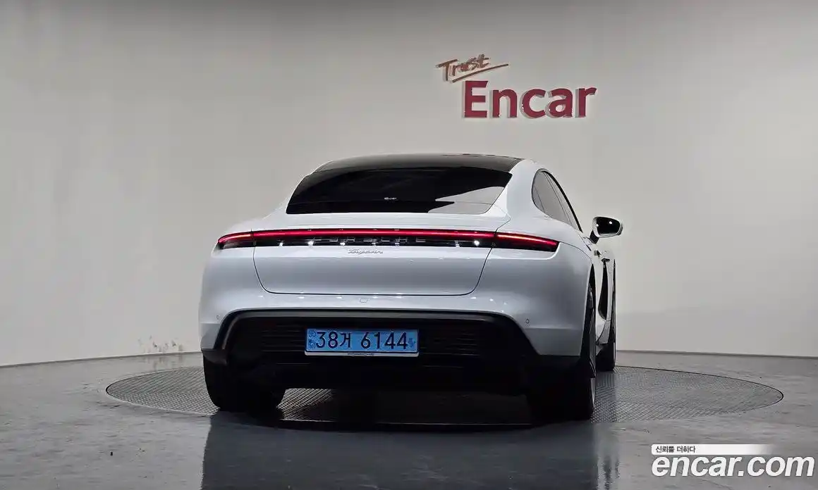 Porsche Taycan 2022 0.1 гидро в Москве, фото 4