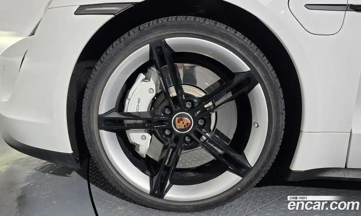 Porsche Taycan 2022 0.1 гидро в Москве, фото 5