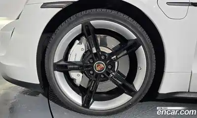 Porsche Taycan 2022 0.1 гидро в Москве, миниатюра 5