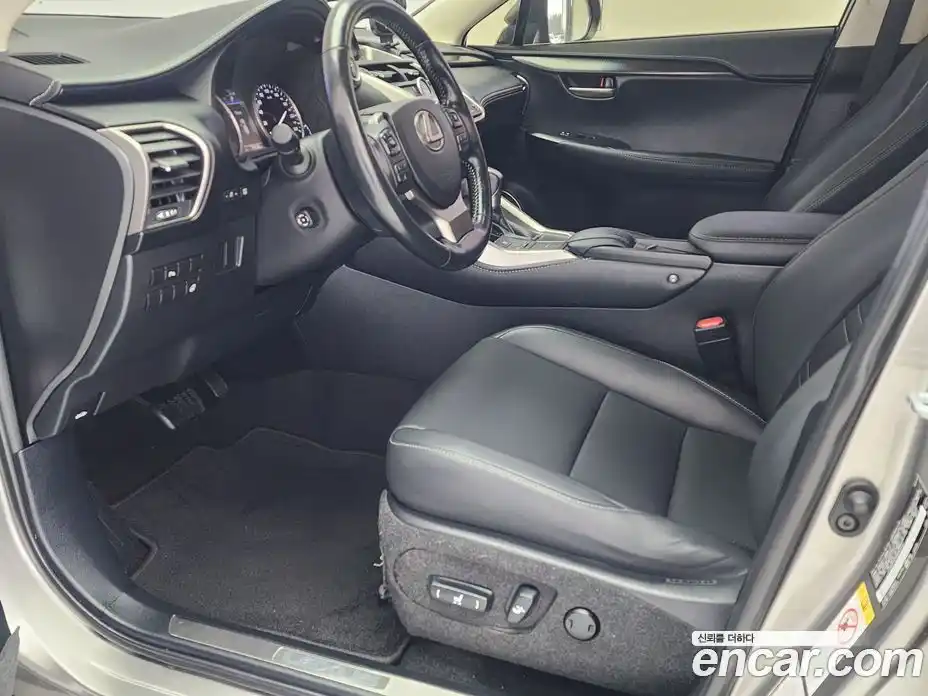 Lexus NX 2016 2.5 гидро в Москве № 214827, фото 17