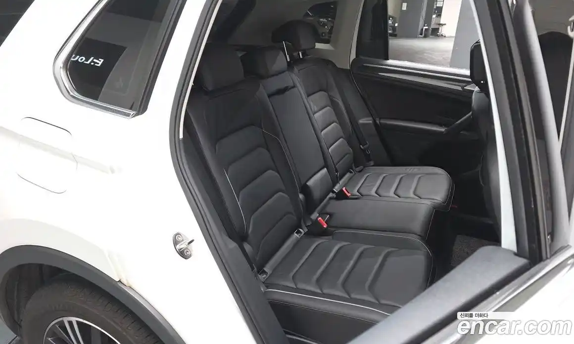 Volkswagen Tiguan 2022 2.0 гидро в Москве № 214897, фото 11