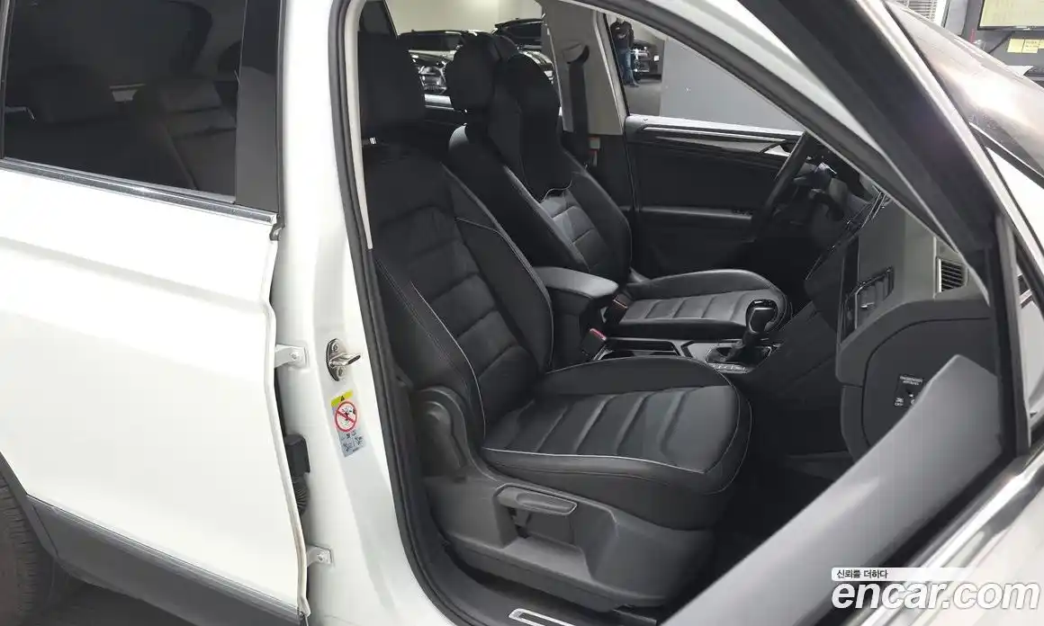 Volkswagen Tiguan 2022 2.0 гидро в Москве № 214897, фото 12