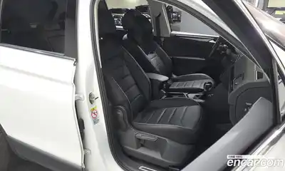 Volkswagen Tiguan 2022 2.0 гидро в Москве № 214897, миниатюра 12
