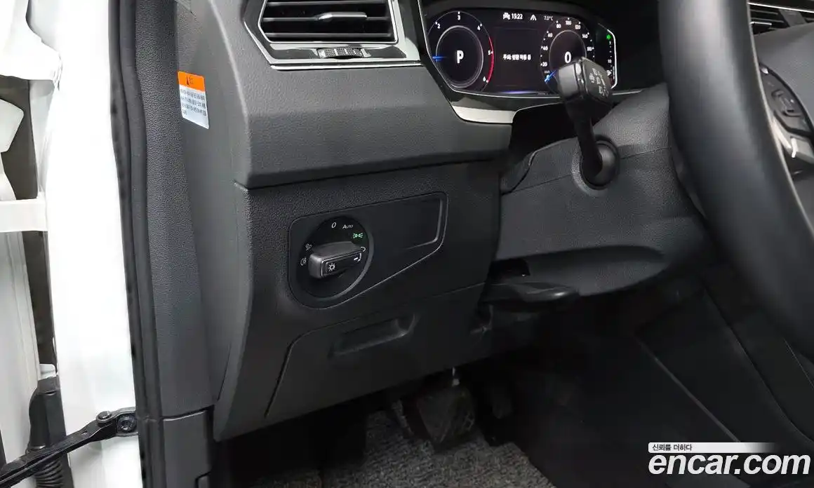 Volkswagen Tiguan 2022 2.0 гидро в Москве № 214897, фото 13