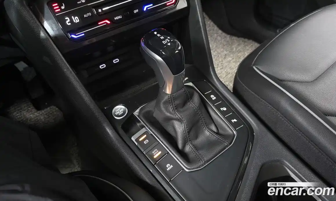 Volkswagen Tiguan 2022 2.0 гидро в Москве № 214897, фото 9