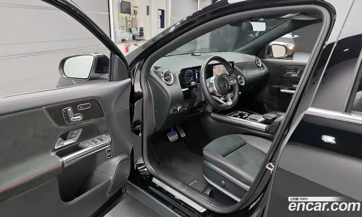 Mercedes-Benz GLA-Class 2023 2.0 гидро в Москве, фото 10
