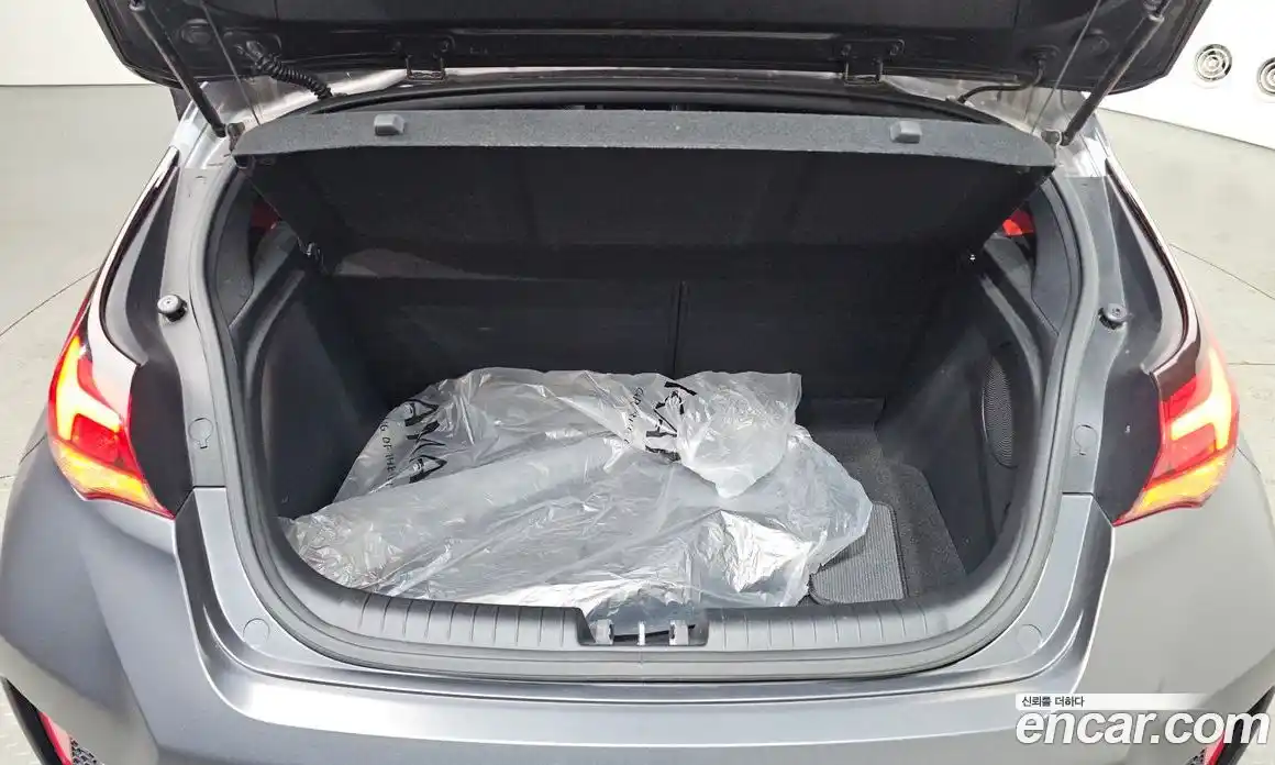 Hyundai Veloster 2018 1.6 гидро в Москве, фото 34