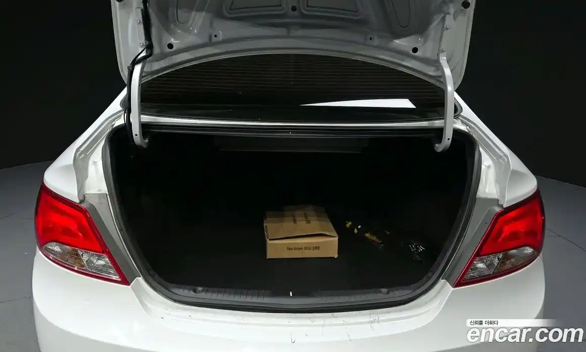 Hyundai Accent 2018 1.4 гидро в Москве, фото 20