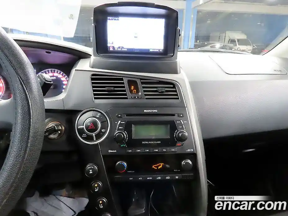 SsangYong Korando 2014 2.0 механика в Москве № 2198895, фото 18