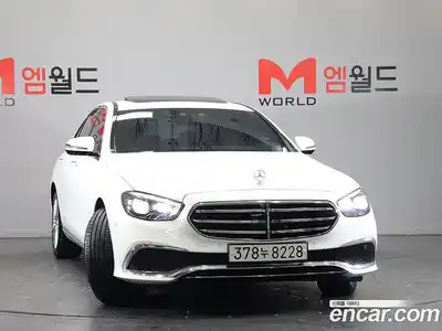Mercedes-Benz E-Class 2022 2.0 гидро в Москве № 2201053, миниатюра 2