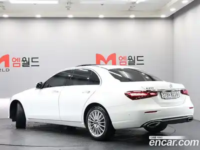 Mercedes-Benz E-Class 2022 2.0 гидро в Москве № 2201053, миниатюра 3