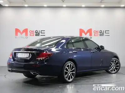 Mercedes-Benz E-Class 2020 2.0 гидро в Москве № 2201364, миниатюра 2