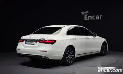 Mercedes-Benz E-Class 2021 2.0 гидро в Москве № 2201714, миниатюра 2