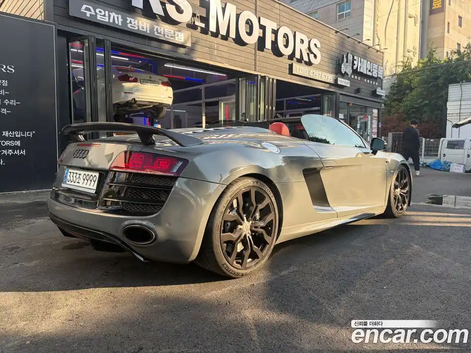Audi R8 2012 5.2 механика в Москве, фото 5