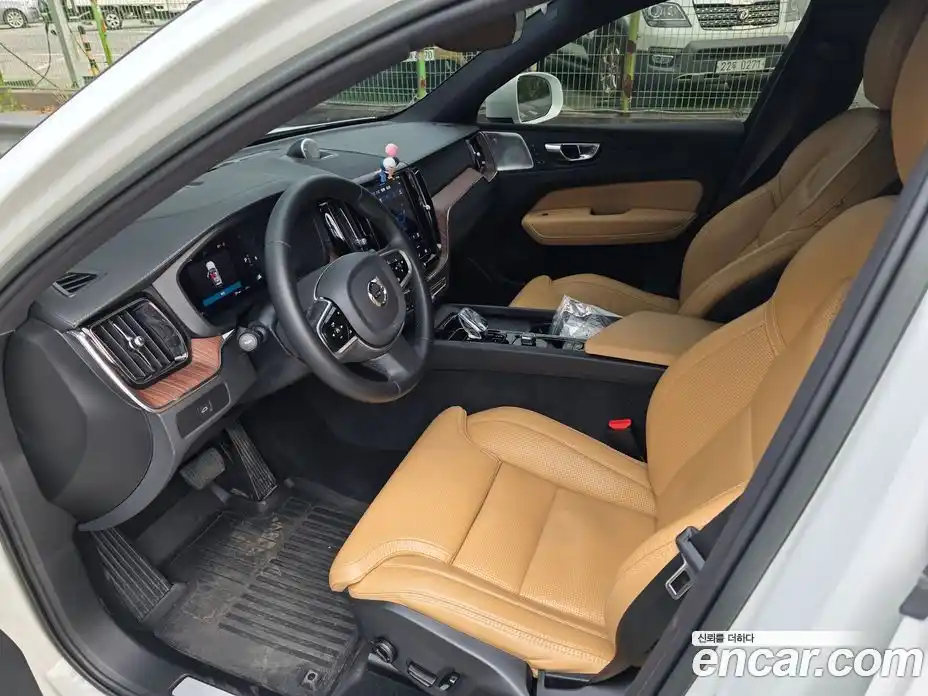 Volvo XC60 2022 2.0 гидро в Москве № 2202929, фото 7