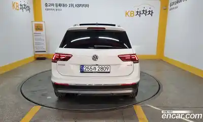Volkswagen Tiguan 2020 2.0 гидро в Москве № 2204413, миниатюра 4