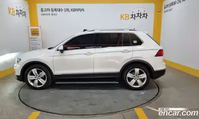 Volkswagen Tiguan 2020 2.0 гидро в Москве № 2204413, миниатюра 5