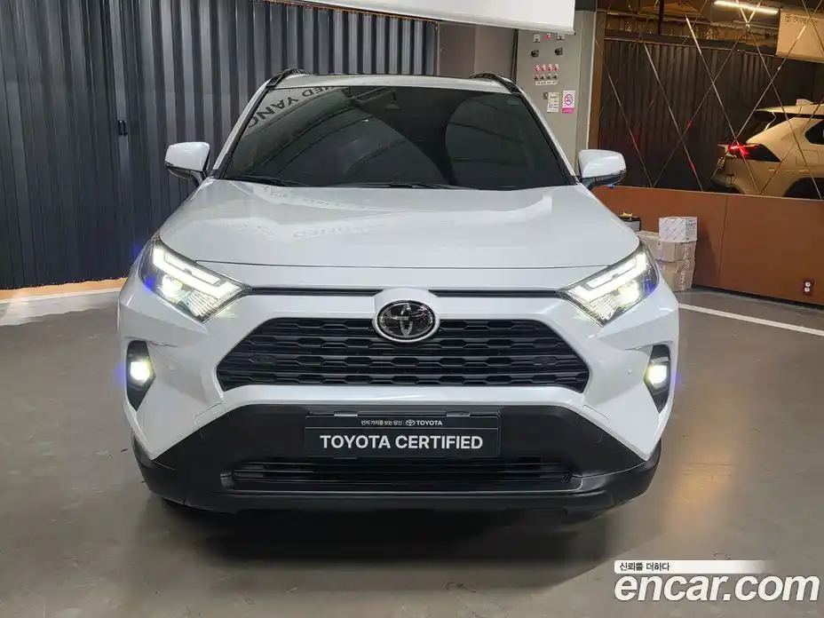 Toyota RAV4 2025 2.5 гидро в Москве № 2204798, фото 3