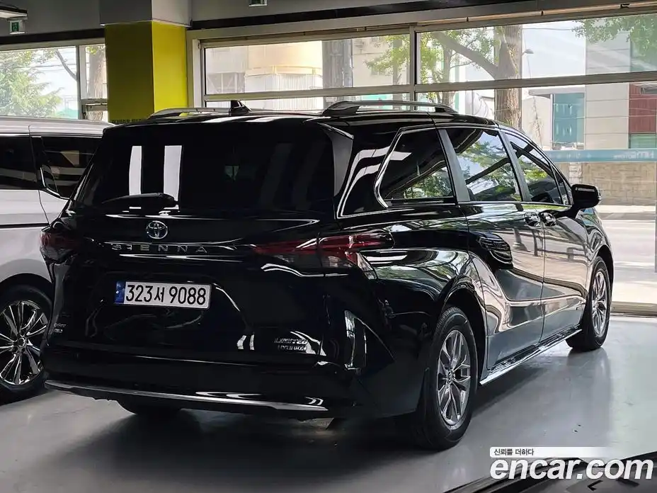 Toyota Sienna 2021 2.5 гидро в Москве № 2204815, фото 4