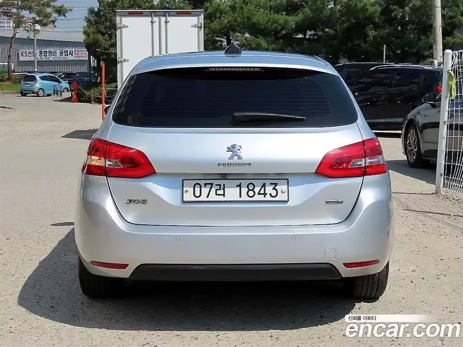 Peugeot 308 2015 1.6 гидро в Москве, фото 4
