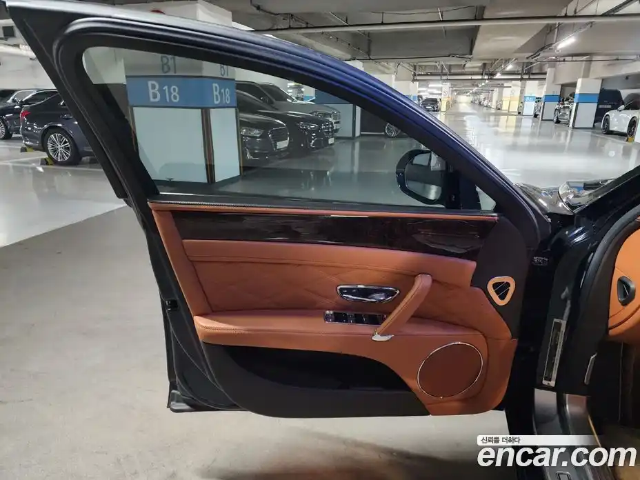 Bentley Flying Spur 2016 6.0 гидро, фото 16