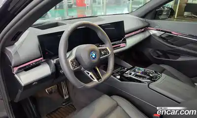 BMW 5-Series 2025 2.0 гидро в Москве № 2206733, миниатюра 10