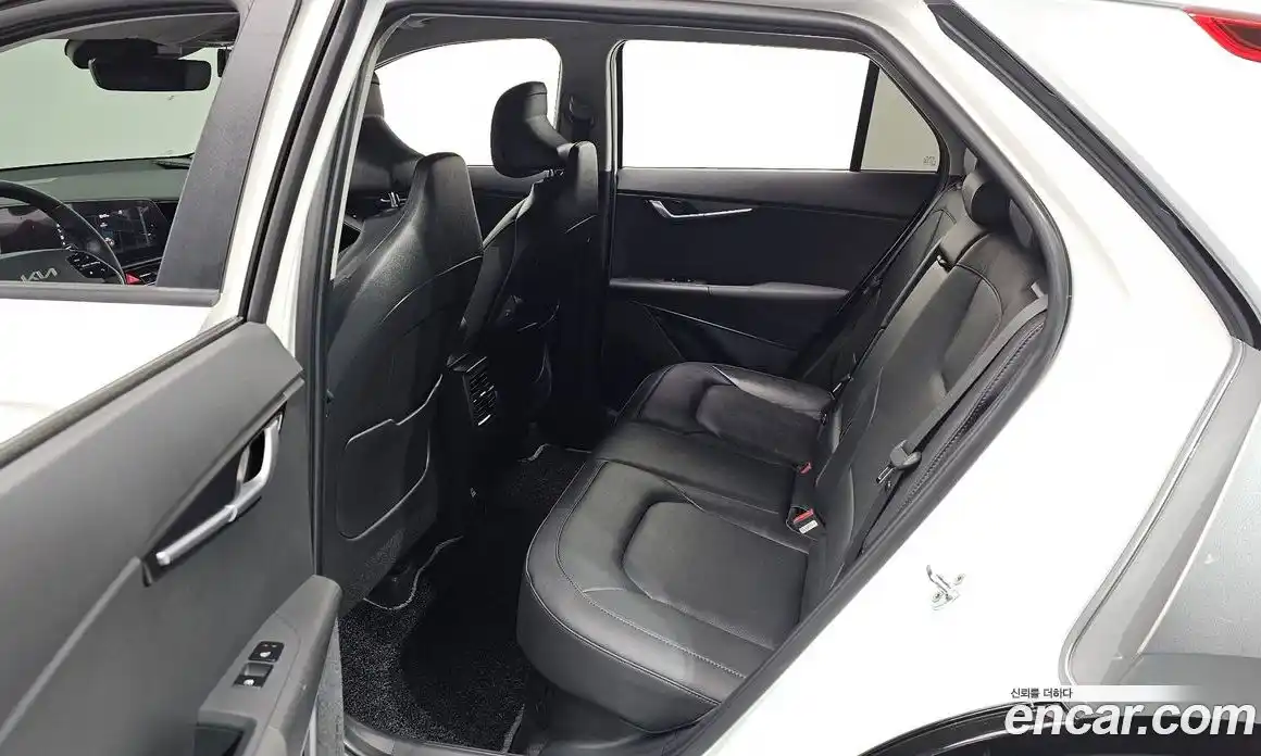 Kia Niro 2022 1.6 гидро в Москве № 855720, фото 17