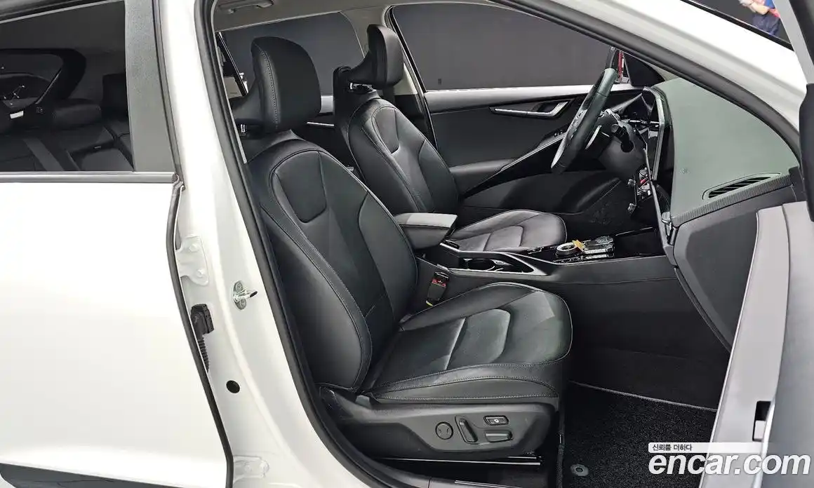 Kia Niro 2022 1.6 гидро в Москве № 855720, фото 10