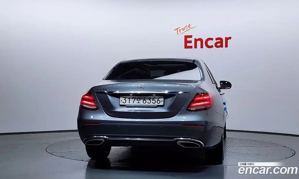 Mercedes-Benz E-Class 2018 2.0 гидро в Москве, фото 4