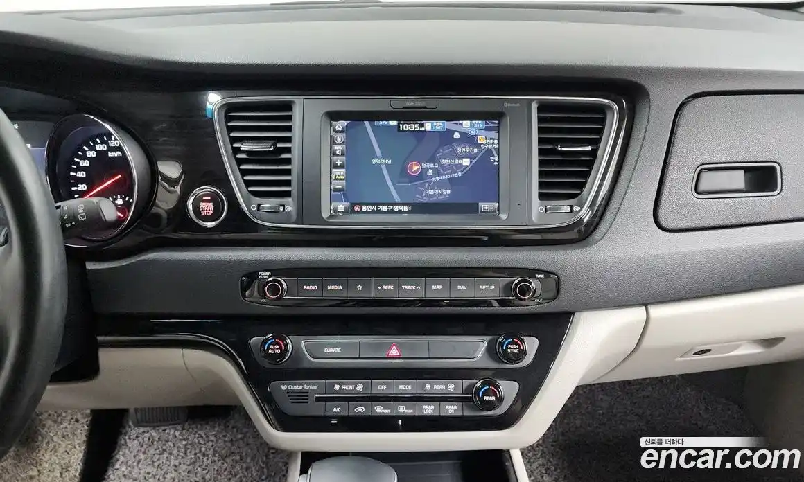 Kia Canival 2018 2.2 гидро в Москве № 123876, фото 14